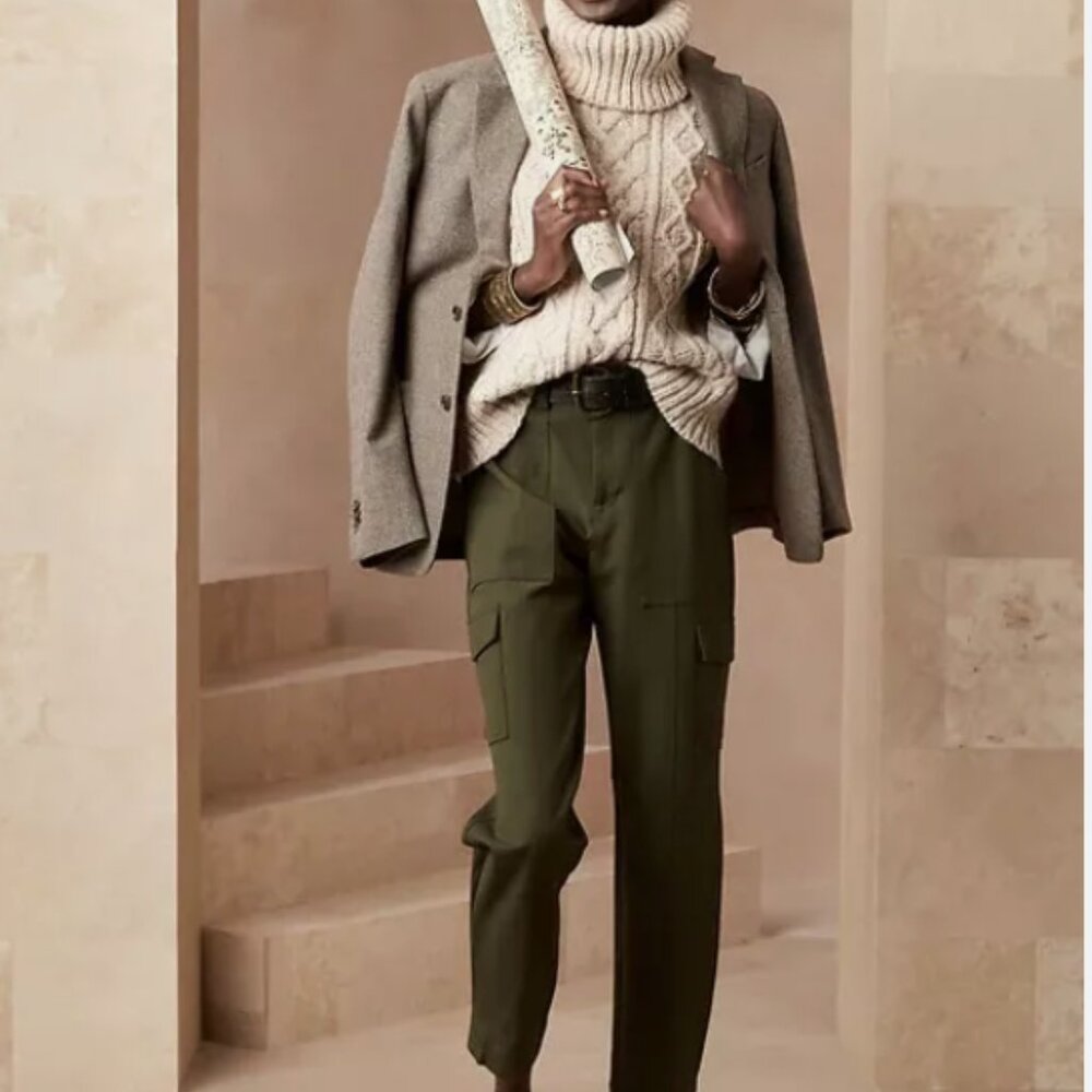 Banana Republic 	Tapered Cargo Pant Size 0